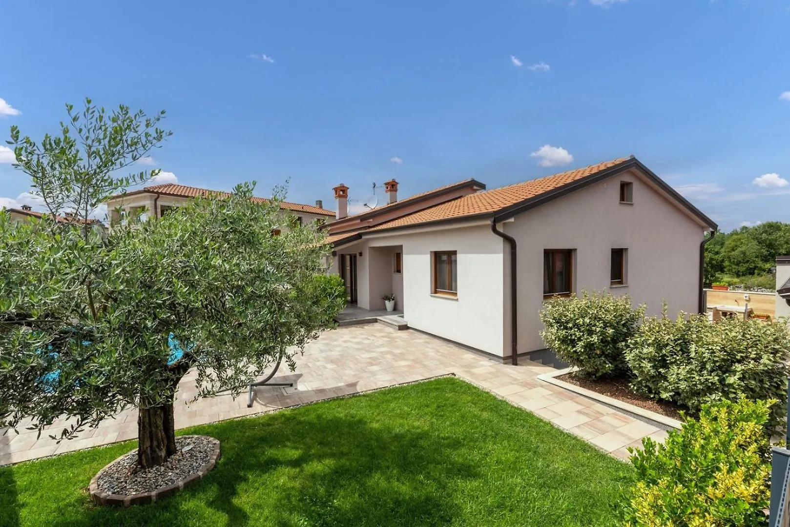 Villa Ajlin With Private Pool Sveti Lovreč Pazenatički Kroatien