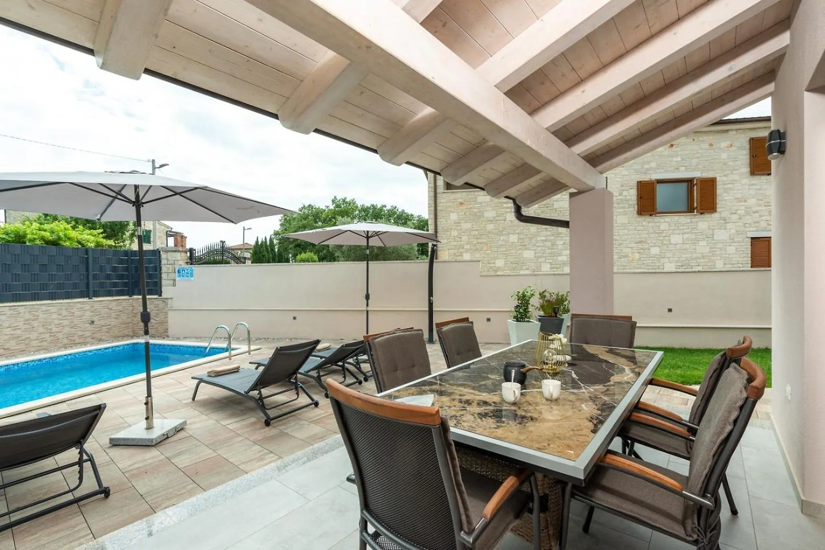 Villa Ajlin With Private Pool Sveti Lovreč Pazenatički